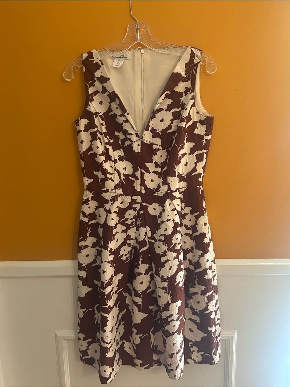 Oscar de la Renta Cream and Brown Floral V-Neck Dress